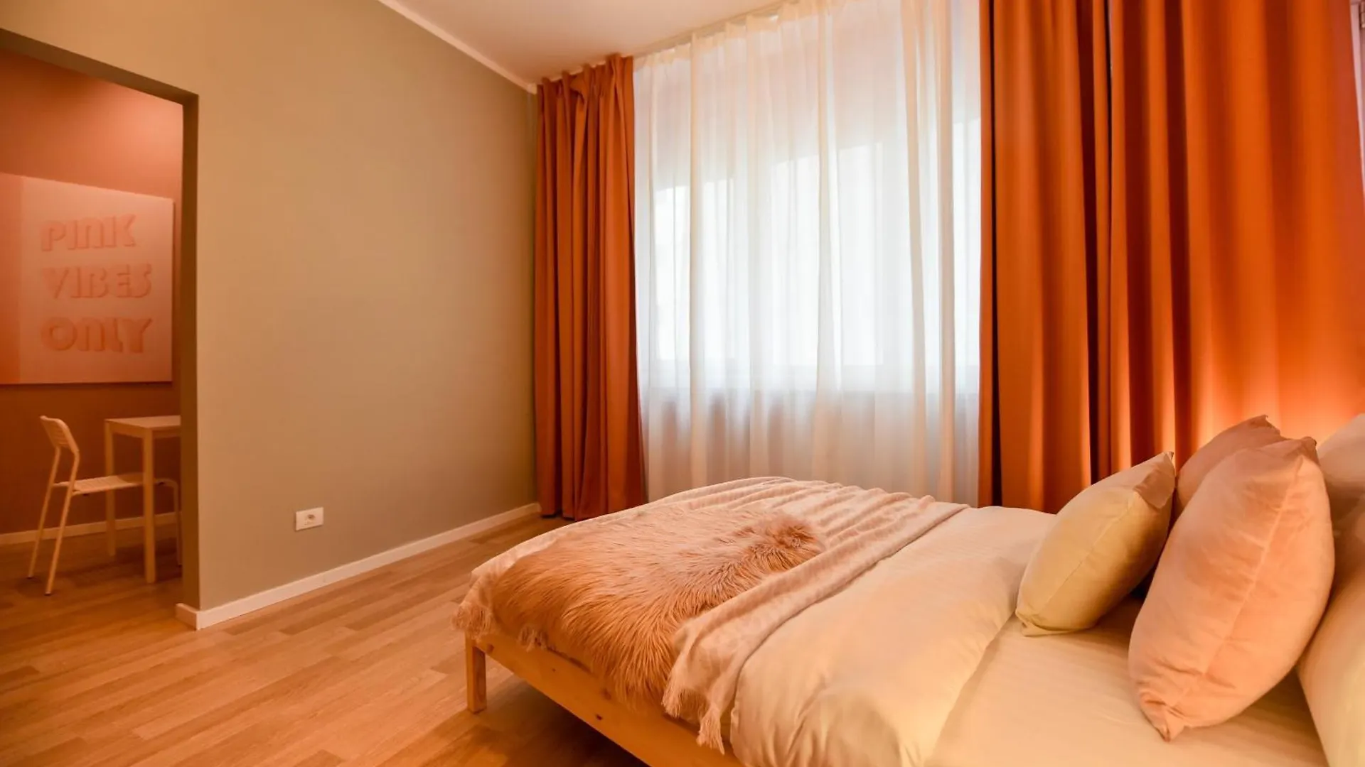 Elegant Studios On Magheru Boulevard - The Art Of Living Simply Bukarest 0*,