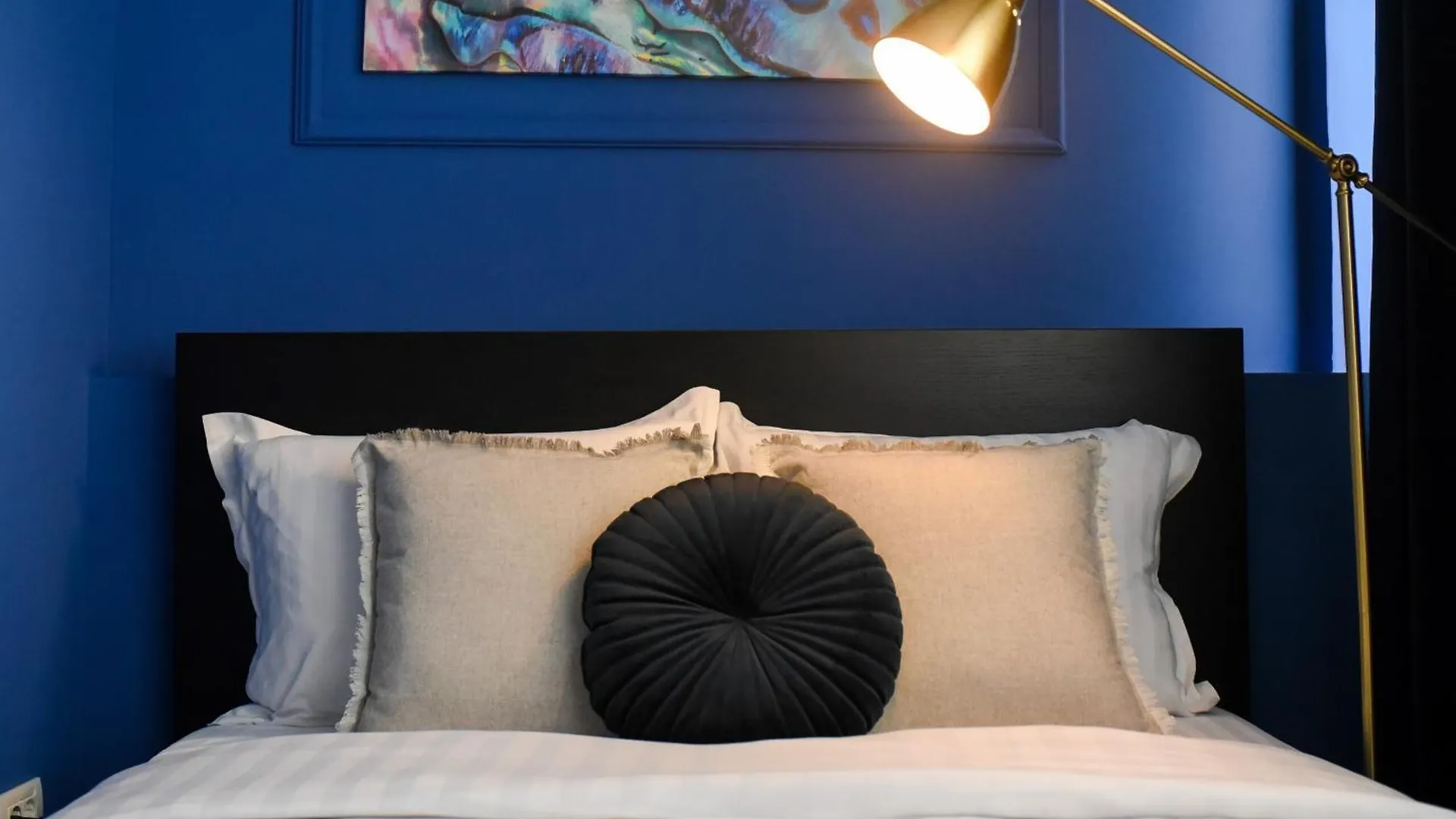 Elegant Studios On Magheru Boulevard - The Art Of Living Simply Bucureşti 0*,