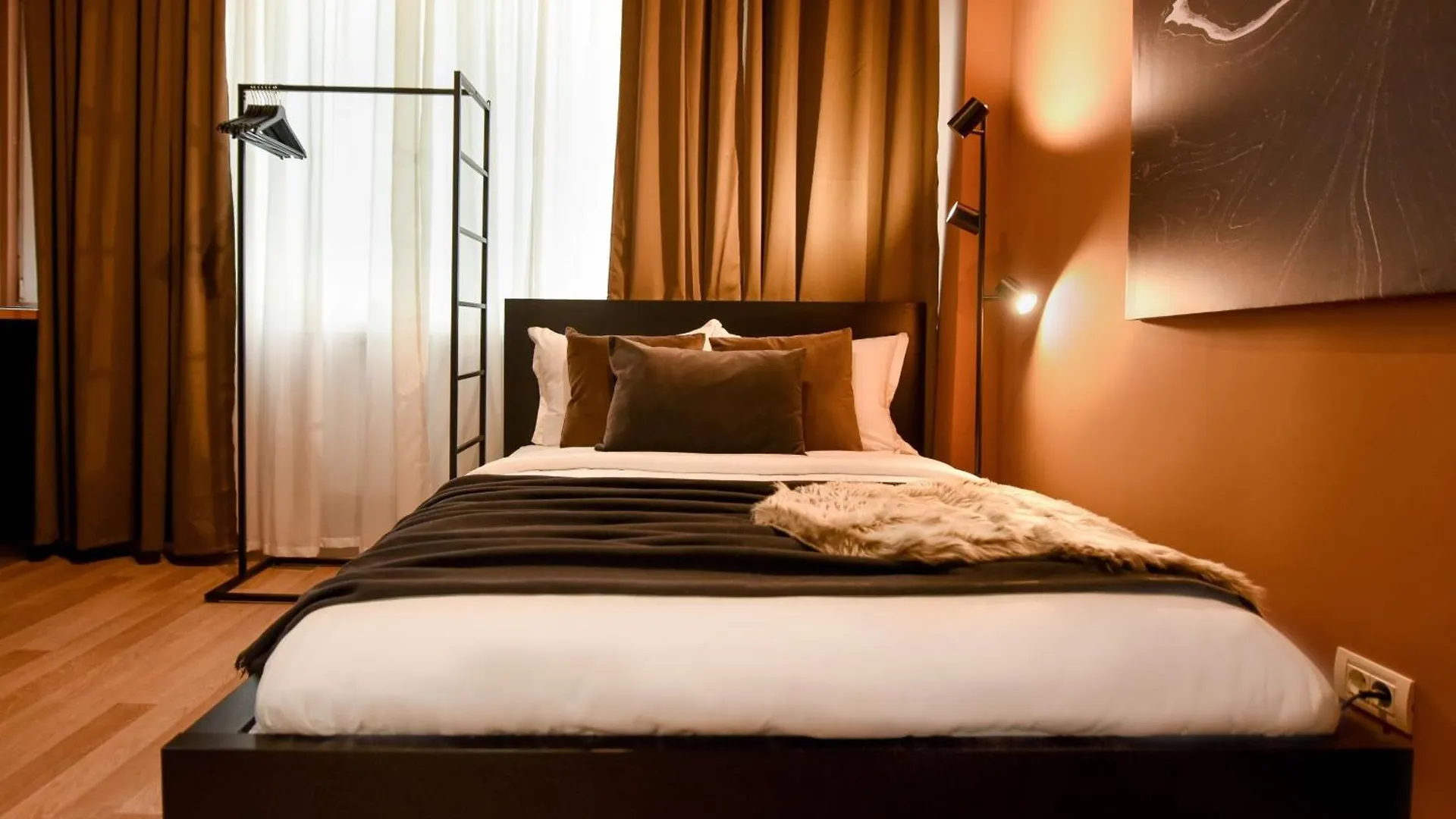 Elegant Studios On Magheru Boulevard - The Art Of Living Simply Bucureşti 0*,  România