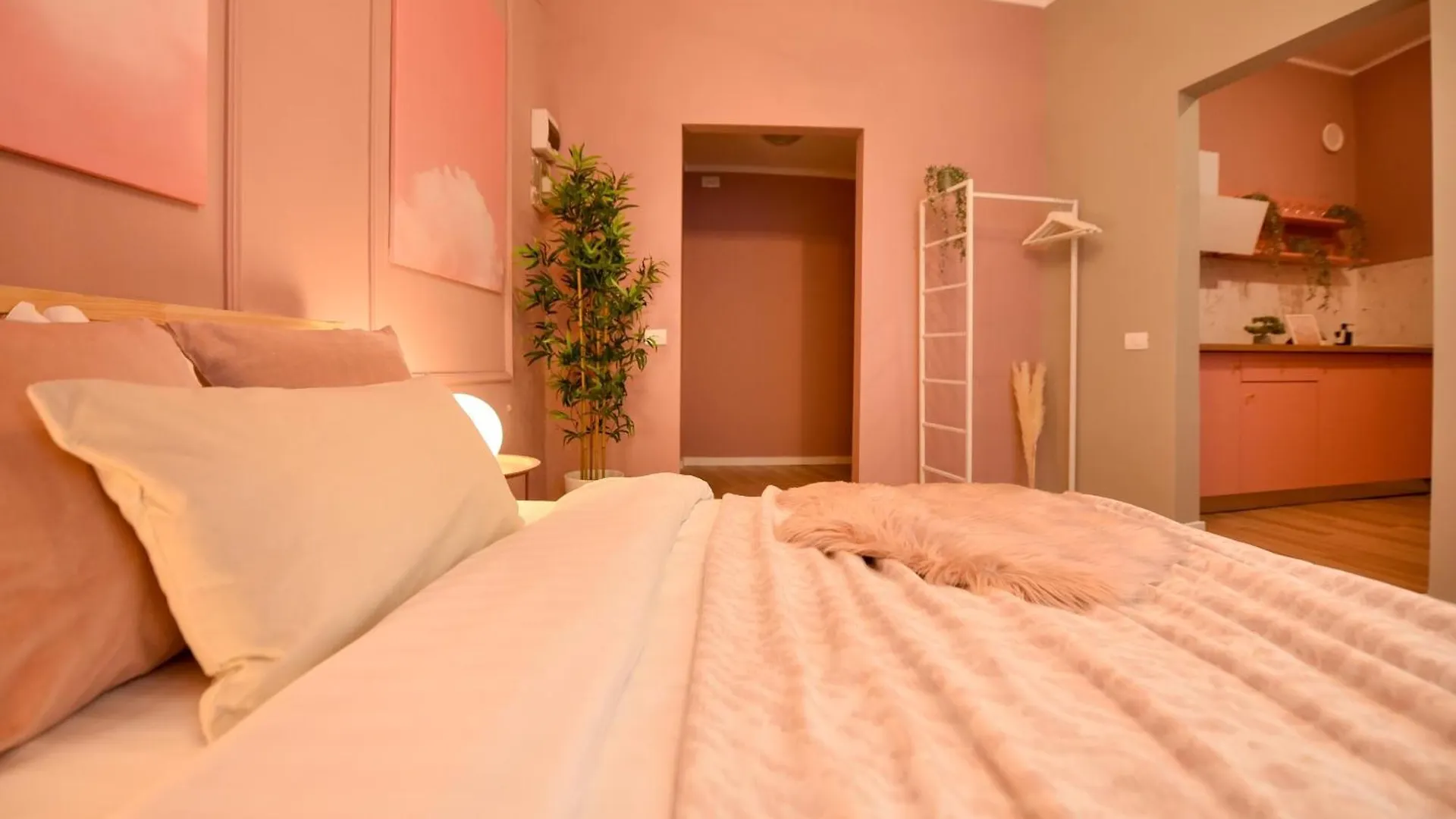 Apartament Elegant Studios On Magheru Boulevard - The Art Of Living Simply Bucureşti România